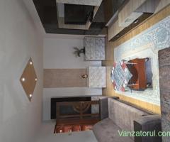 Ofer spre inchiriere apartament pe Aleea Moldoveanu, compus din 2 dormitoare+sufragerie si bucatarie