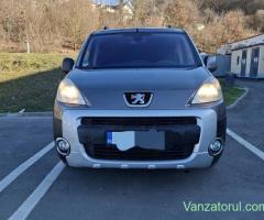 Vând Peugeot Partner Tepee, an 2011, mașină foarte practică, economică și întreținută, ideală pentru