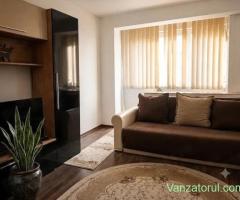 Închiriez apartament 3 camere decomandat
