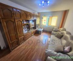 Apartament cu 3 camere. Decomandat. Lipovei. Bloc izolat.