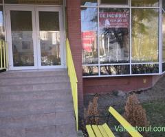 Inchiriez spatiu comercial in Deva, zona ultracentrala (Bld Decebal colt cu I. Creanga), 70 mp