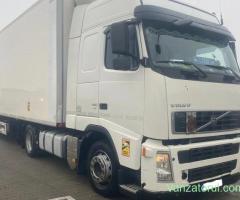 vind ansamblu cap tractor Volvo si semiremorca frigorifica mega