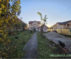 CASĂ P+E+M, 2340 mp teren - VALEA MĂRULUI