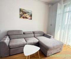 Apartament SUPERB cu 2 camere, semidecomandat, la câteva minute de Spitalul Județean,PARCARE inclusa