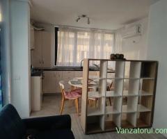Închiriez apartament cu 2 camere