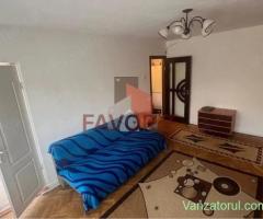 3 camere decomandate | etaj 1 | centrala proprie | 2 bai | Renovat