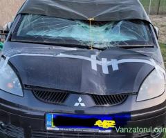 Dezmembrez Mitsubishi Colt