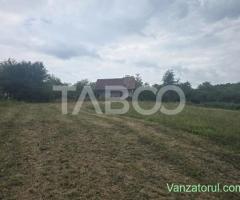 Teren de vanzare 8700 mp cu un front de 30m in Sura Mare