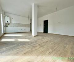 Disponibil Imediat.Luminos.Spatios.Etaj 2.Langa ESO!