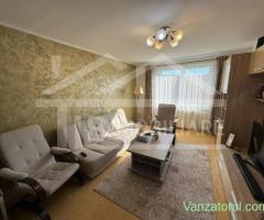 Apartament cu 3 camere, 70 mp, decomandat, Zona Diamant