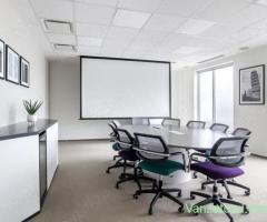 Spațiu de birou privat pentru 4 persoane în Regus Central Business Plaza Tower 3