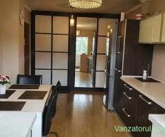 Oferim spre inchiriere aprtament cu trei camere in zona Cismigiu