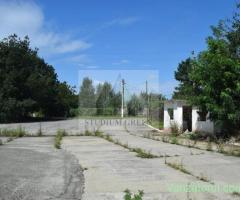 Proprietar vand teren si hale industriale- 51.550 mp • Deta