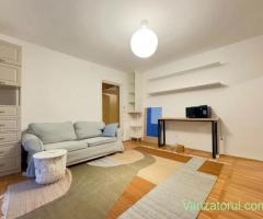 Apartament cu bucatarie mare, boxa si centrala proprie.