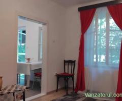 Inchiriez apartament cu o camera, baie si bucatarie utilate, curat proaspat zugravit, apartamentul e