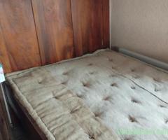 vand mobilier vechi din lemn de nuc de peste 100ani