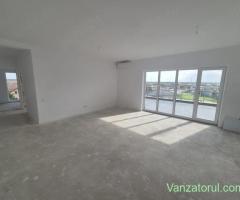 Apartament penthouse 4 camere, teresa 61 mp, Arad, comision 0