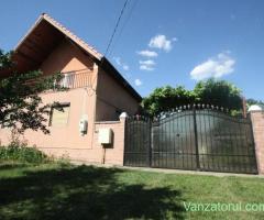 Schimb casa in Biled cu apartament in Timisoara SAU casa in Lugoj