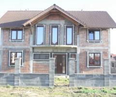 Proprietar vand casa la rosu Mosnita Noua