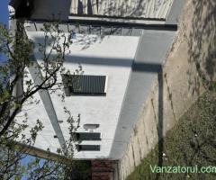 Vând casă cu teren mare