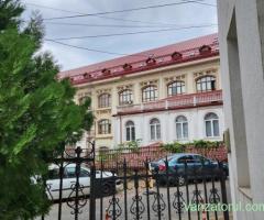 Inchiriere apartament vila zona UMF