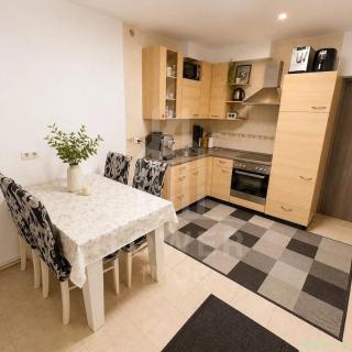 Apartament de închiriat cu 3 camere – Cisnădie