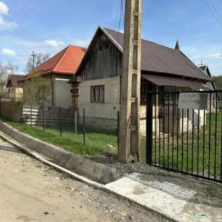 Casă de vânzare
