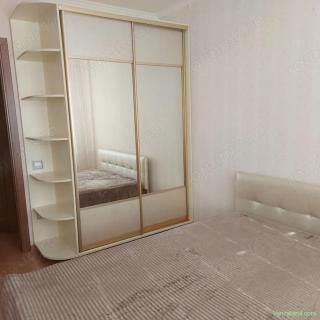 Apartament cu 2 camere de închiriat în zona Titan