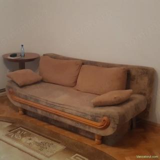 Decomandat, centrala, situat la 5 min de UVT