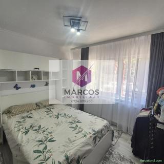 Vand apartament 3 camere Micro 2