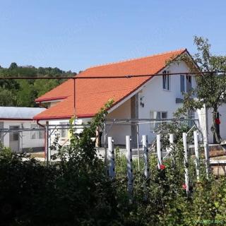 Casa individuala in stare foarte bună într o zona de poveste