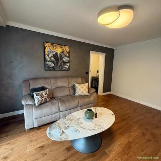 WOW! Apartament 2 camere cu design exclusiv, Etaj 1 + Boxă, zona Casa Tineretului
