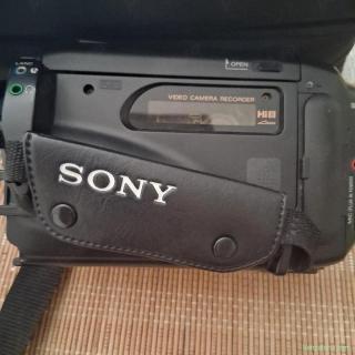 Cameră Video Vintage Sony Handycam CCD-TR780E PAL Format Hi8 Video8 (Made in France)