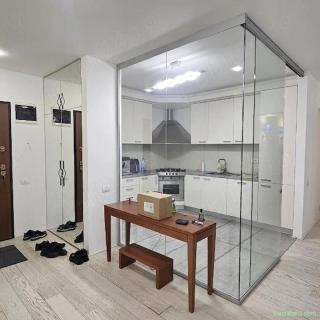 Apartament 4 camere de vanzare langa scoala Americana.