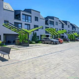 Avangarde Forest 7 - Suprafață 180 mp - Complex Inchis- curte privata