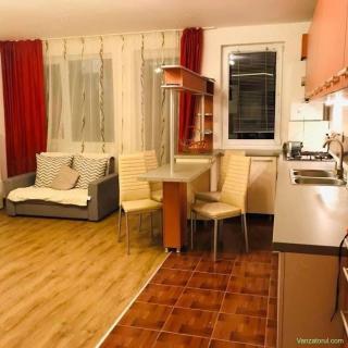 Persoana fizica Vand apartament 3 camere zona Eroilor.