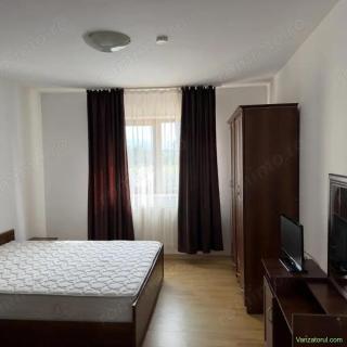 apartament 2 cam ,balcon , parcare aproape de Shopping City