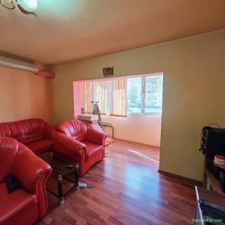 Apartament cu 2 camere , etajul 2 ,Lipovei , între Biserică și Sever Bocu