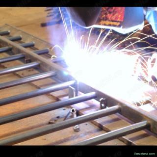 Construcții Confetcti Metalice