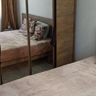 De vanzare apartament cu 3 camere și balcon, situat la parter ,zona Bisericii Constantin și Elena