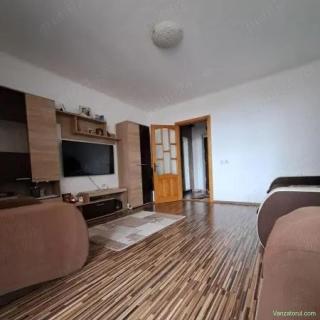 Garsoniera de vanzare zona FAR, MOBILATA UTILATA, etaj 1, decomandata