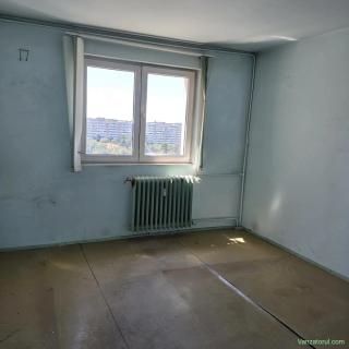Apartament 3 camere etaj 10 10