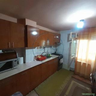 Apartament 4 camere,Parter,zona Imparatul Traian
