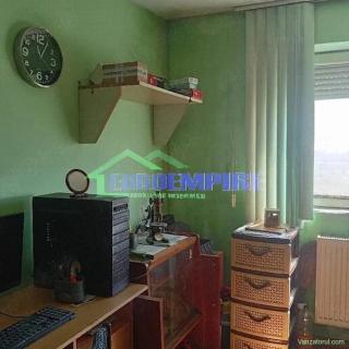 Garsoniera de vanzare zona KM 4, ETAJ 2