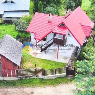 CASǍ + teren 300 mp CEAHLǍU, langa statiunea DURǍU