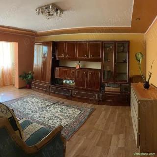 Sagului - Apartament 3 Camere - Decomandat