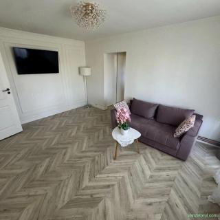 Tipografilor. Renovat. Complet utilat si mobilat. Acoperis. Centrala proprie