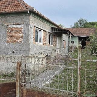 Casa de vanzare 955 mp 39 000 Euro negociabil