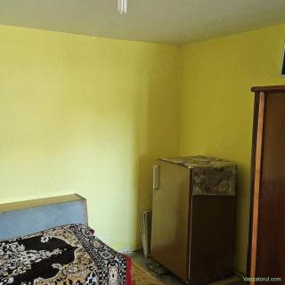 Proprietar vând casă de locuit situată în comuna Jupânești, localitatea Vierșani, județul Gorj.