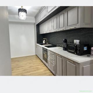 Vand apartament 1 camera et 1 din 5